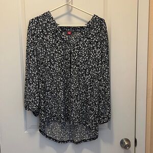(NWT) Vince Camuto Blue and White Floral Blouse